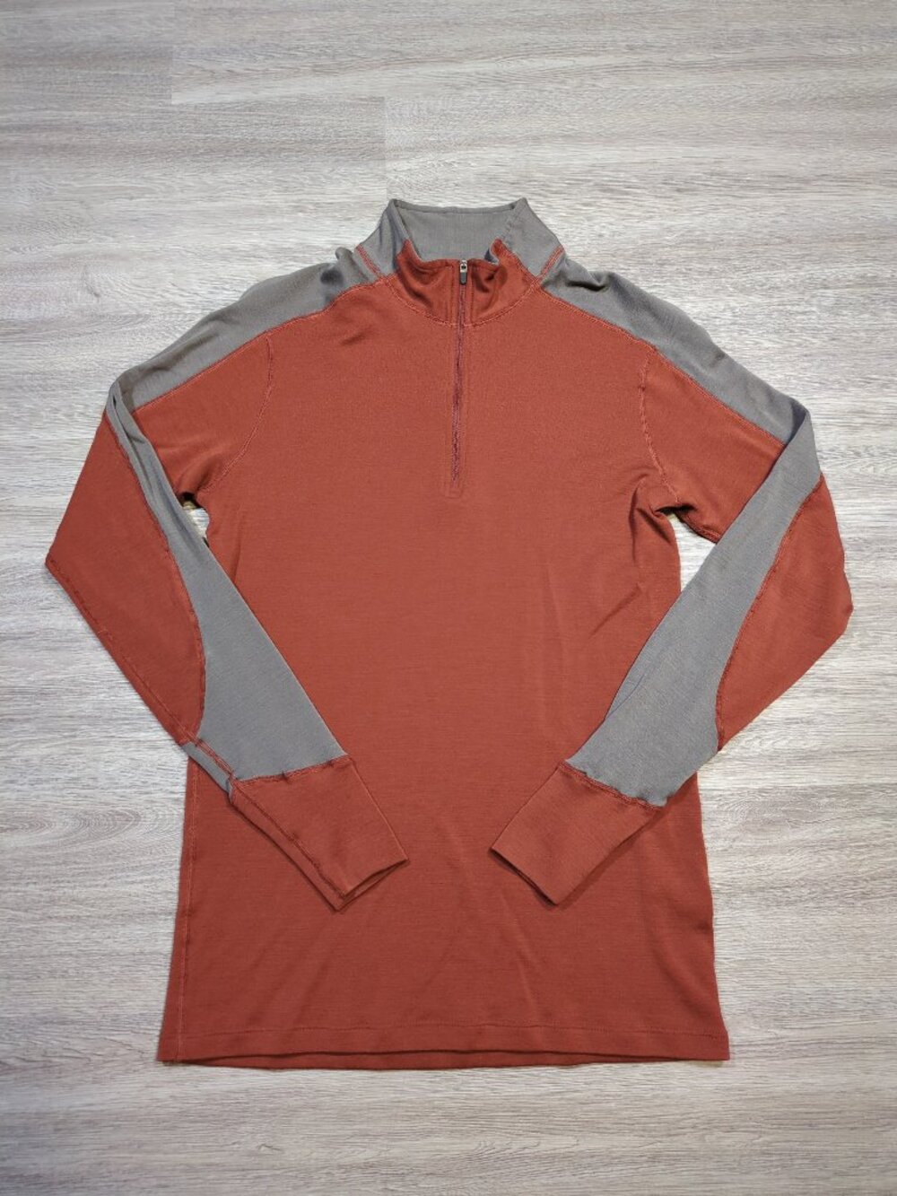 Ibex Merino Wool 1/4 Zip Women's Medium Baselayer Red Grey Hiking Camping